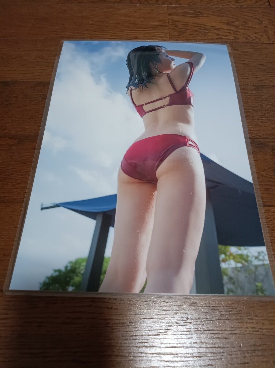 ★厚手ラミネート加工 150μ 切り抜き★ 森戸知沙希 4ページ 水着 A4サイズ 67_画像1