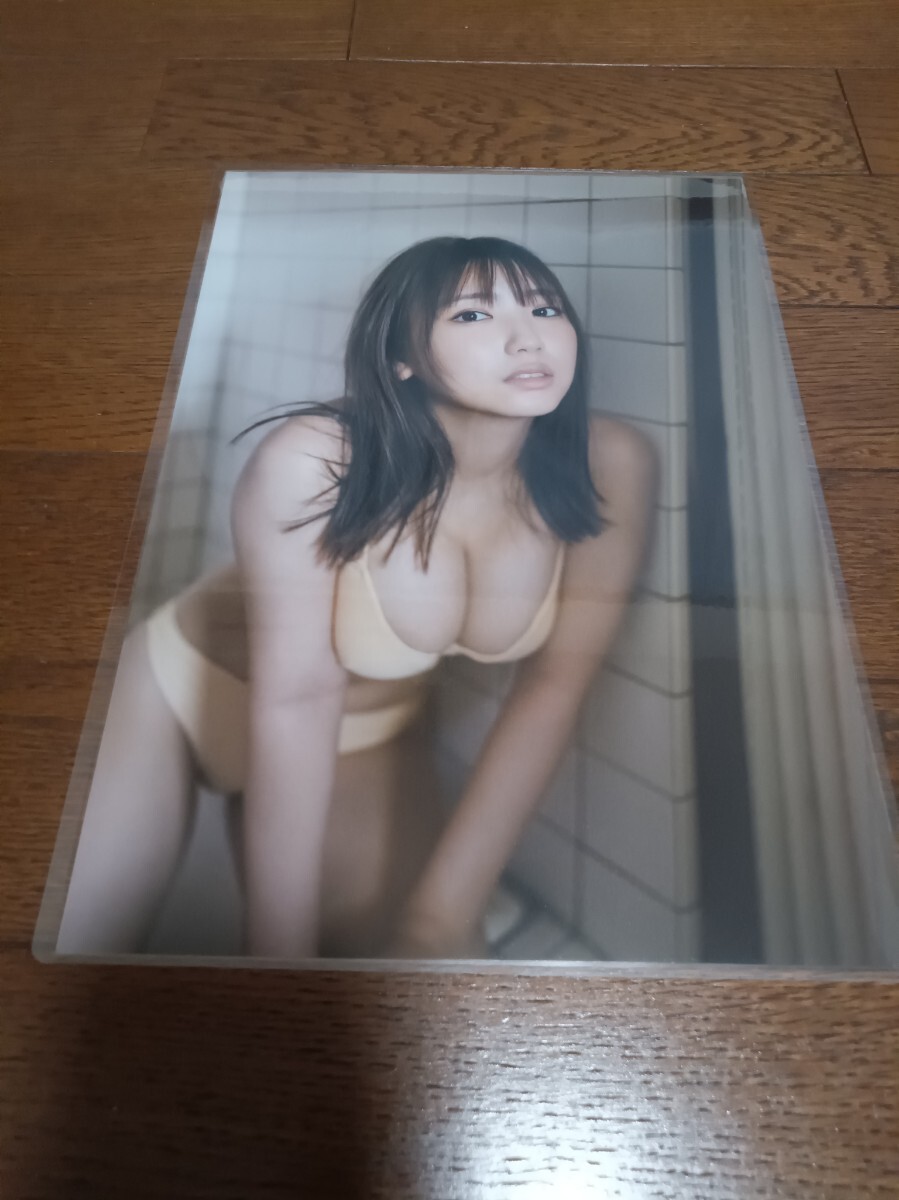 ★厚手ラミネート加工 150μ 切り抜き★ 沢口愛華 7ページ ビキニ 水着 A4サイズ_画像2