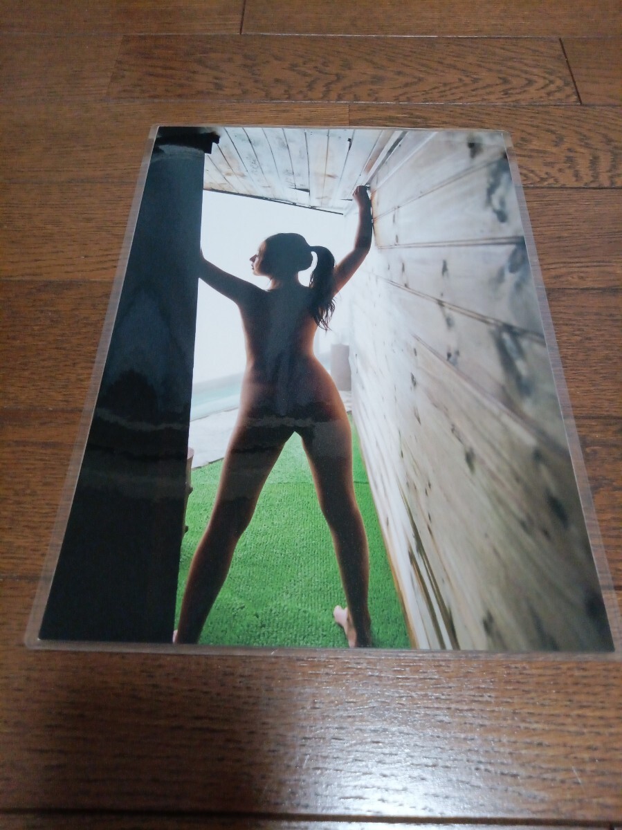 ★厚手ラミネート加工 150μ 切り抜き★ 佐山彩香 8ページ 裸身 ランジェリー 露天風呂 A4サイズ 11_画像7