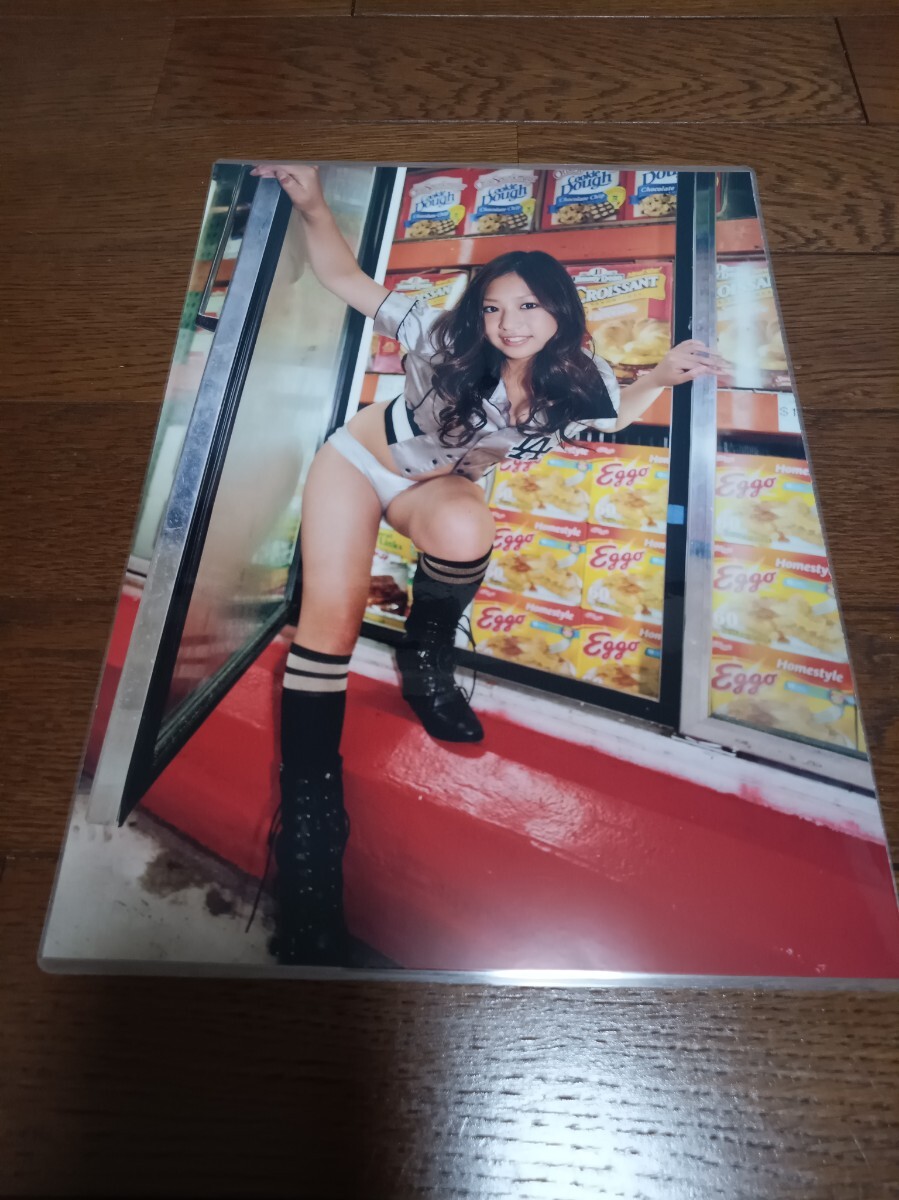 ★厚手ラミネート加工 150μ 切り抜き★ 佐山彩香 8ページ A4サイズ 14_画像6