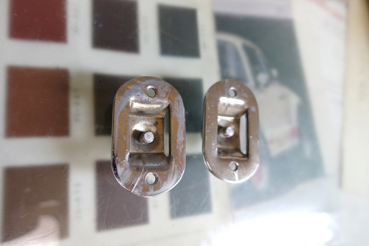 80%OFF ポルシェ 911 912 SWB シート ヘッドレスト ホールダー 2個セット 未使用_画像2