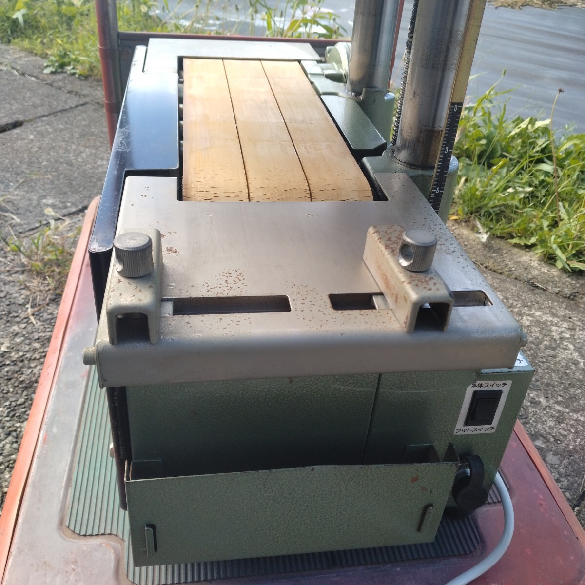 HITACHI/日立工機 180mm ベビー超仕上かんな盤 PF60F2 小型 木工 木材加工 鉋盤 カンナ盤 ヒタチ/現状品 DIY_画像4