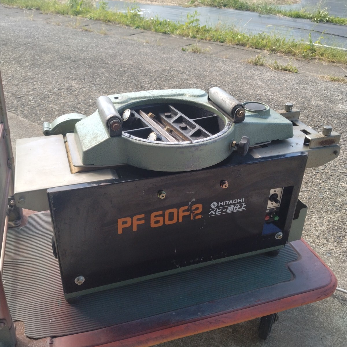 HITACHI/日立工機 180mm ベビー超仕上かんな盤 PF60F2 小型 木工 木材加工 鉋盤 カンナ盤 ヒタチ/現状品 DIY_画像2