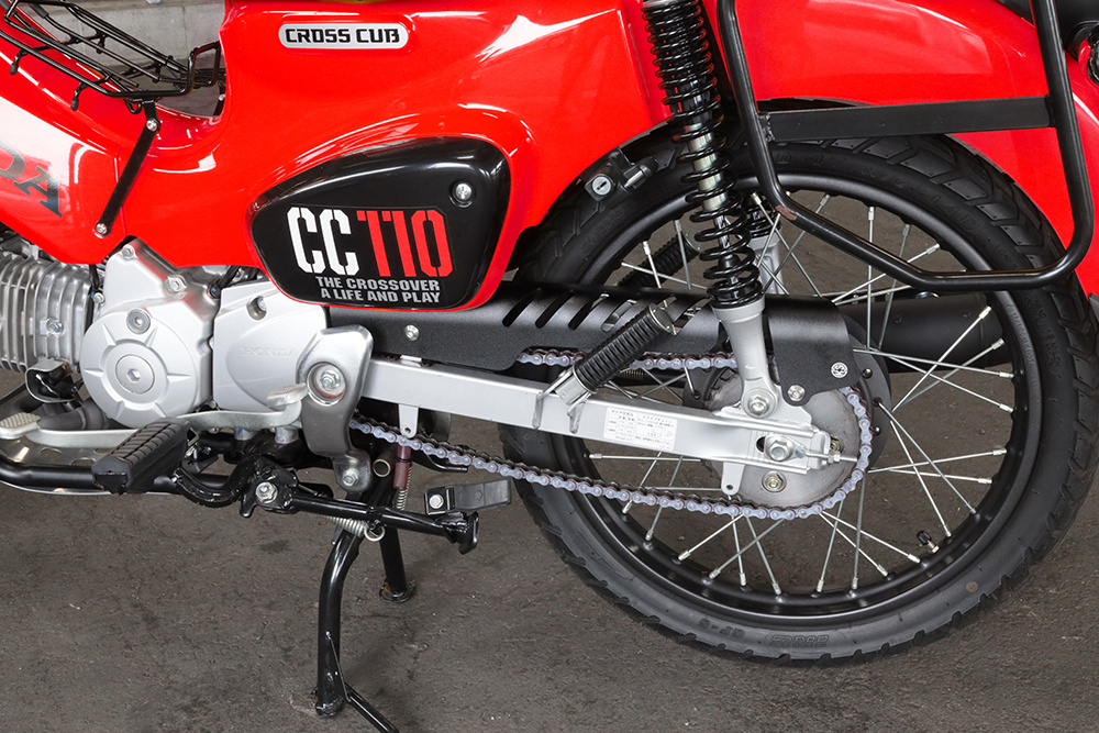 ホンダ クロスカブ110 JA45 JA60 チェーンカバー ブラック CC110 軽量 アルミ製 チェーンケース オートバイ チェーンプロテクター_画像5