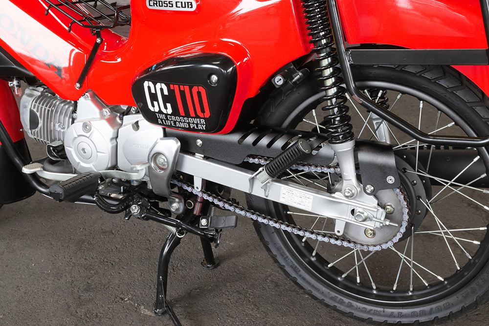 ホンダ クロスカブ110 JA45 JA60 チェーンカバー ブラック CC110 軽量 アルミ製 チェーンケース オートバイ チェーンプロテクター_画像6