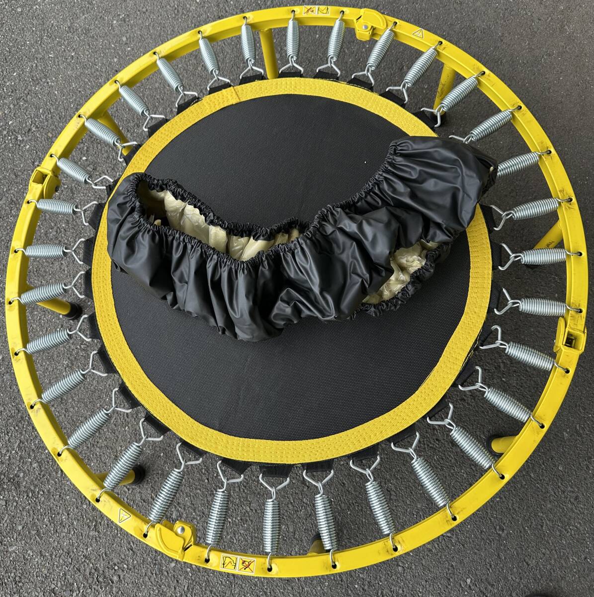 1円~【中古品】トランポリン TUV 折りたたみ式 8本脚 ダイエット 健康器具 本格派 鉄パイプタイプ 頑丈 径:94.5㎝_画像5