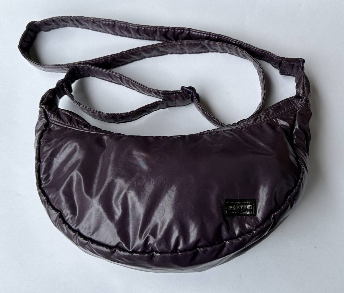 1円~【中古/美品】ポーターガール BONBON エナメル調 ドット柄 バナナ ショルダーバッグ L パープル_画像1