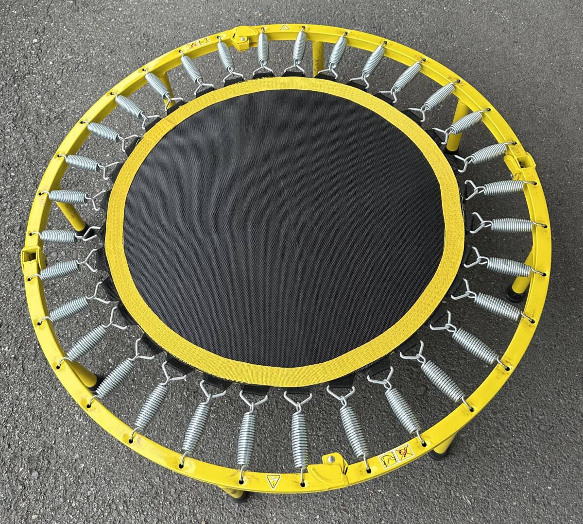 1円~【中古品】トランポリン TUV 折りたたみ式 8本脚 ダイエット 健康器具 本格派 鉄パイプタイプ 頑丈 径:94.5㎝_画像2