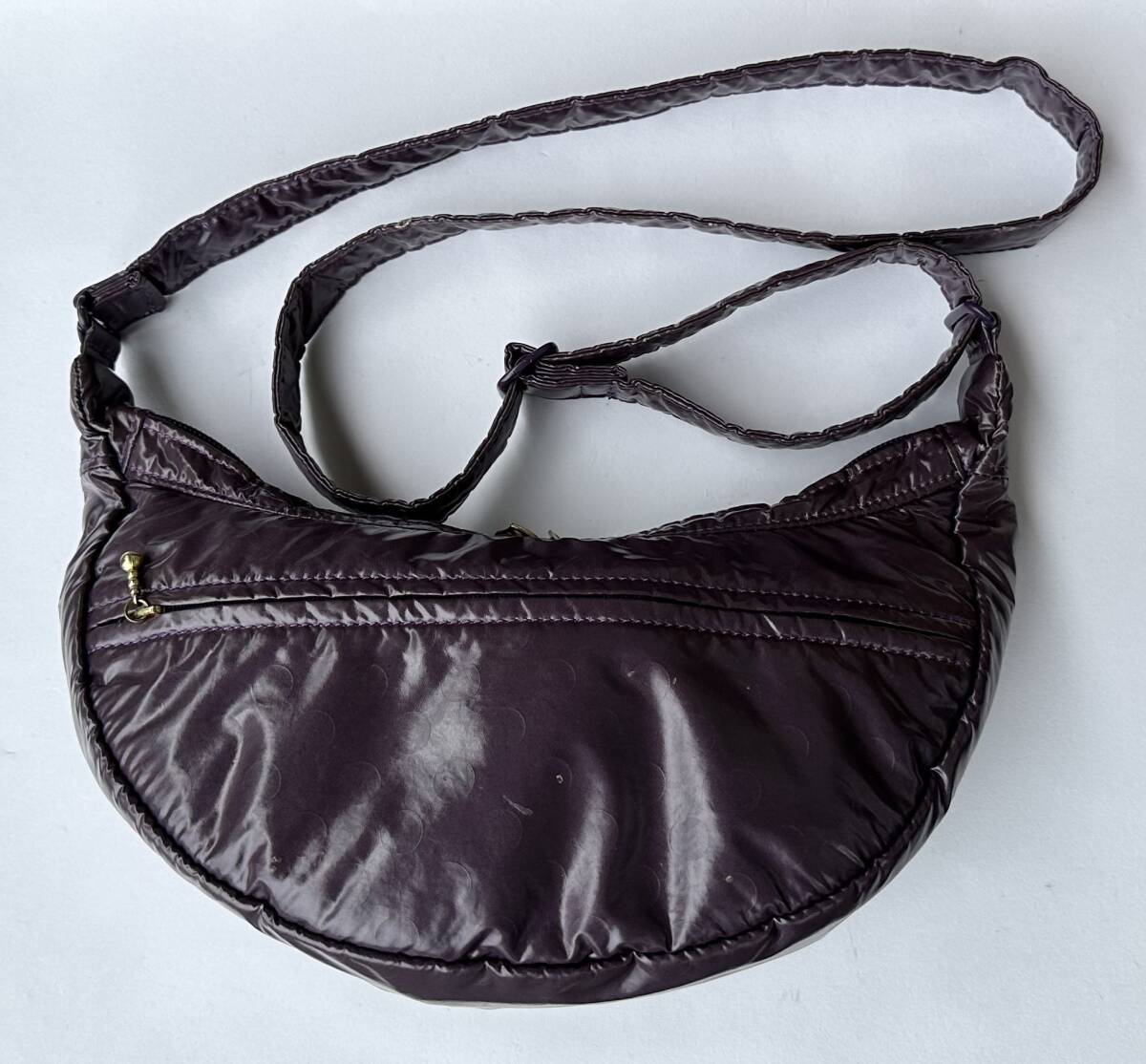 1円~【中古/美品】ポーターガール BONBON エナメル調 ドット柄 バナナ ショルダーバッグ L パープル_画像4