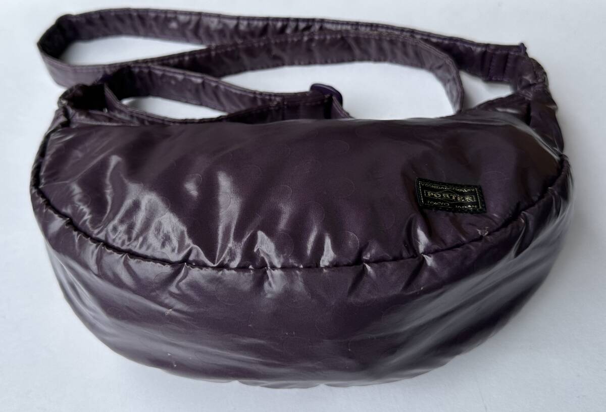 1円~【中古/美品】ポーターガール BONBON エナメル調 ドット柄 バナナ ショルダーバッグ L パープル_画像3