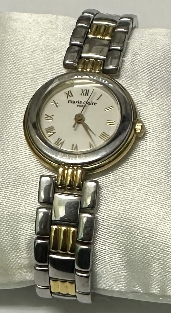 1円～【中古/美品/動作未確認】Marie Claire マリ クレール レディース 腕時計 QZ 0852G8-00 白文字盤 SS シルバー ゴールド クォーツ_画像1
