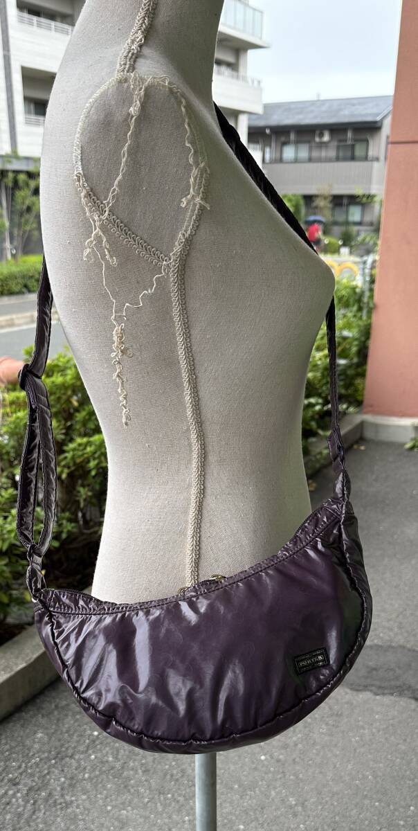 1円~【中古/美品】ポーターガール BONBON エナメル調 ドット柄 バナナ ショルダーバッグ L パープル_画像7