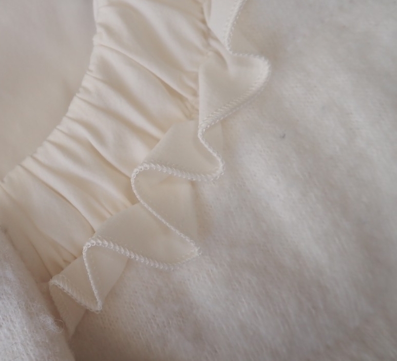 極美品★ランバンコレクション LANVIN★14万★軽量・タフタ生地使用★ノーカラー ダウンコート ジャケット size 38/M相当_画像6