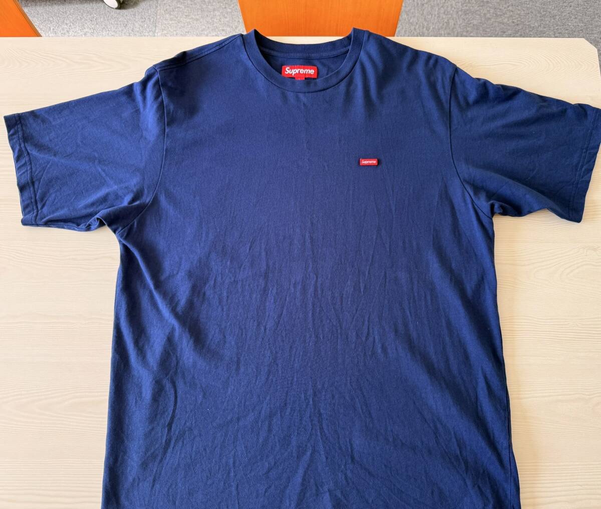 Small Box Tee Lサイズ ネイビー 25fw supreme Tシャツ_画像1
