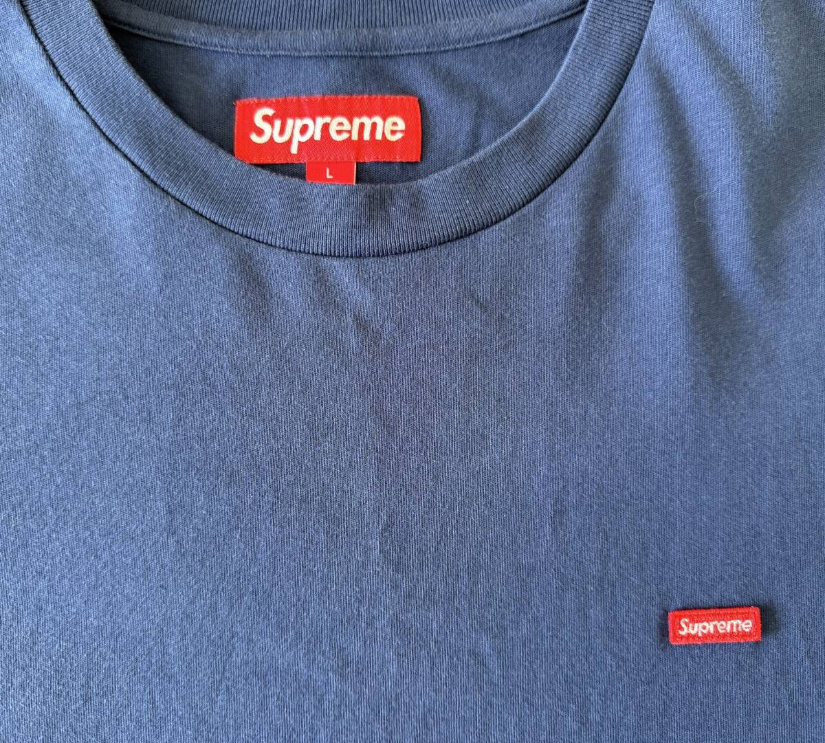 Small Box Tee Lサイズ ネイビー 25fw supreme Tシャツ_画像2