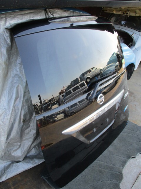 セレナ HFC26 S-HYBRID HWS バックドア リアゲート KH3 スーパーブラック K010M-1VAMA バックカメラ H25年 【法人宛のみ発送! 個人宅不可】_画像3