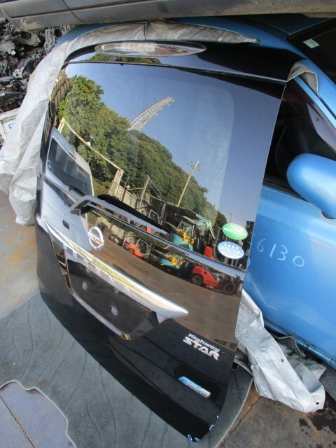 セレナ HFC26 S-HYBRID HWS バックドア リアゲート KH3 スーパーブラック K010M-1VAMA バックカメラ H25年 【法人宛のみ発送! 個人宅不可】_画像4