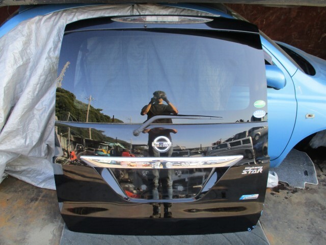 セレナ HFC26 S-HYBRID HWS バックドア リアゲート KH3 スーパーブラック K010M-1VAMA バックカメラ H25年 【法人宛のみ発送! 個人宅不可】_画像1