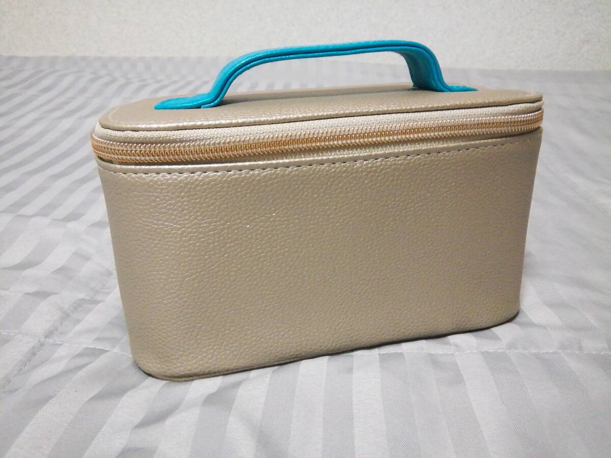 エミレーツ航空 First Class BVLGARI ブルガリ アメニティ LADIES LE GEMME OROM バニティタイプ 未開封品 現品限り _画像1