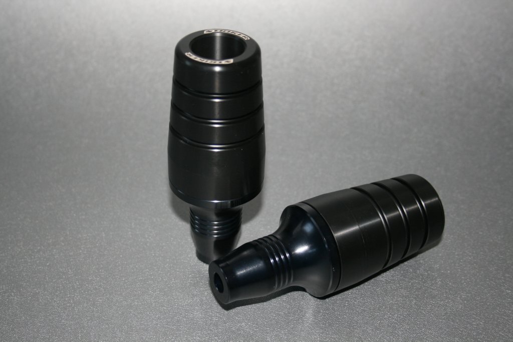 ★10％OFF★業販価格はお問合せ下さい★新品ストライカー ガードスライダー標準(ベースシルバー）左右セット　Z900RS/CAFE　SS-GS141A-F1_画像1