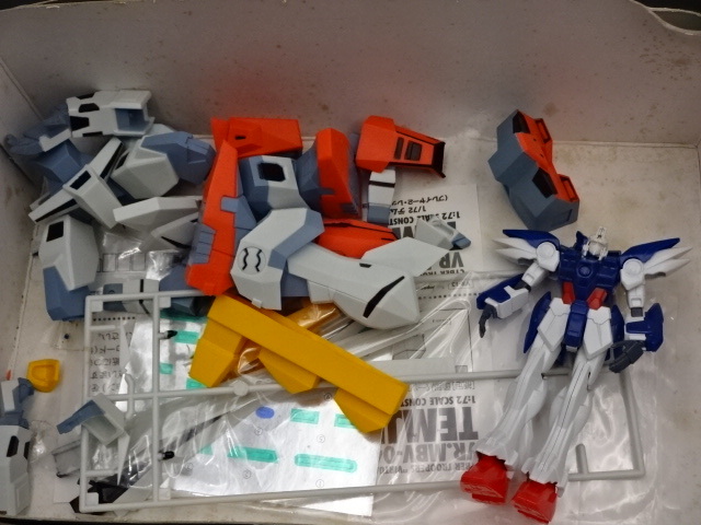プラモデル　ジャンク品　各種　ダンバイン　ガンダム　テムジン　他　プラモ　ガレージキット　など　制作途中品　まとめて_画像3