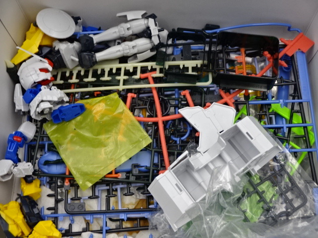 プラモデル　ジャンク品　各種　ダンバイン　ガンダム　テムジン　他　プラモ　ガレージキット　など　制作途中品　まとめて_画像8