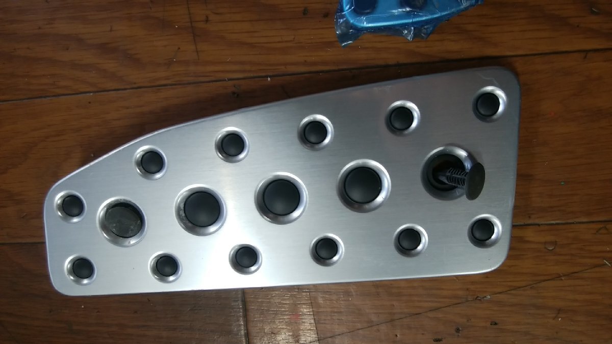 U#260 GR86 3BA-ZN8 RZ 2025年 オートマ用ペダルセット ペダルカバー 低走行339km_画像3