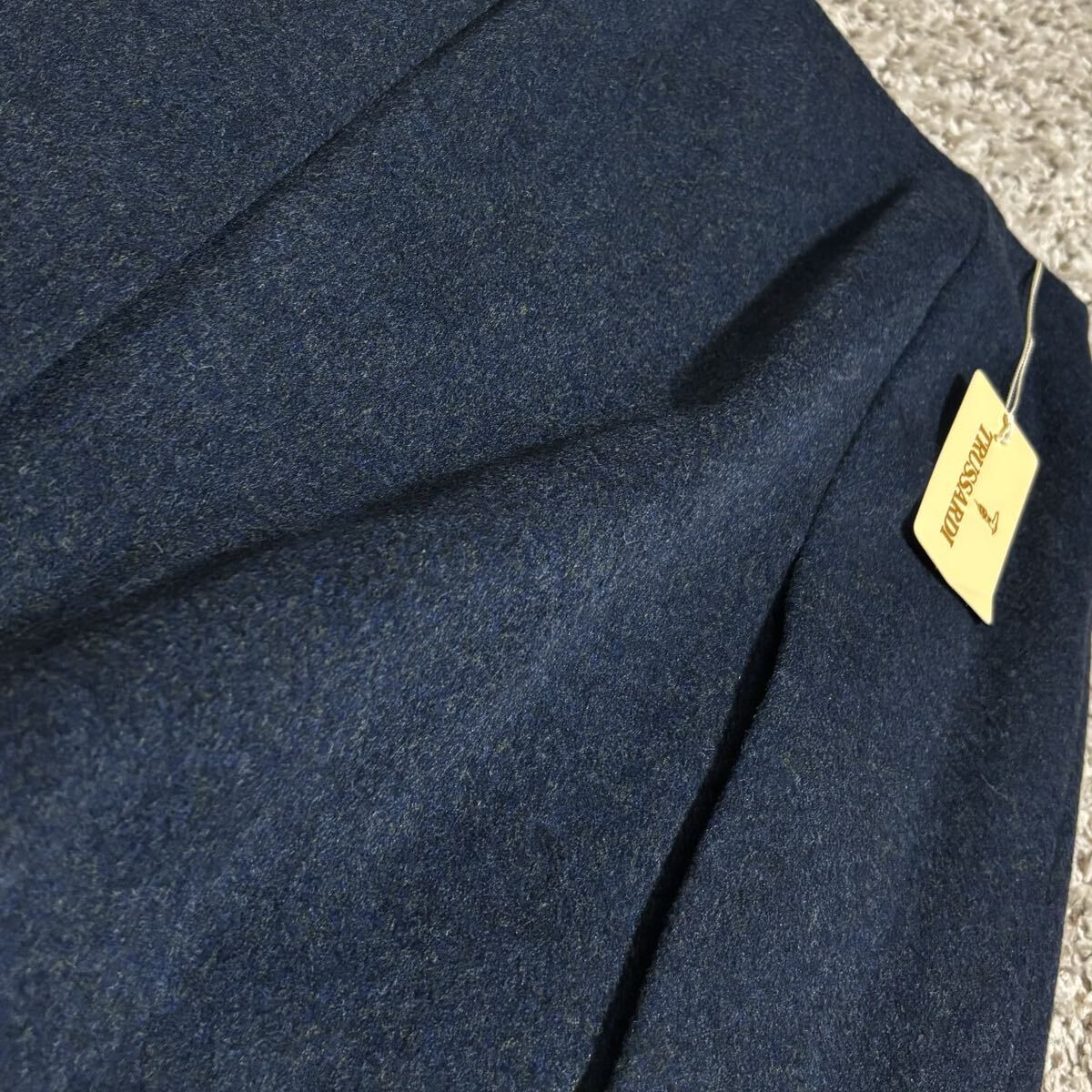 新品!TRUSSARDI トラサルディ 定価3万 ウール スカート 40M 濃紺_画像8