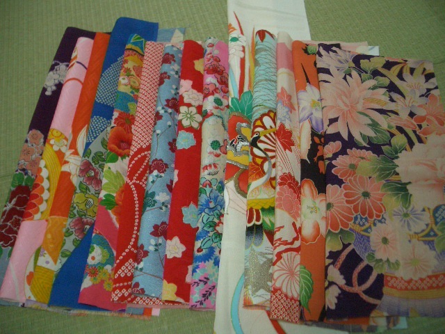 可愛い古典柄2-⑧　アンティーク女児子供着物生地はぎれ14枚　吊るし雛つまみ細工古布正絹_画像1