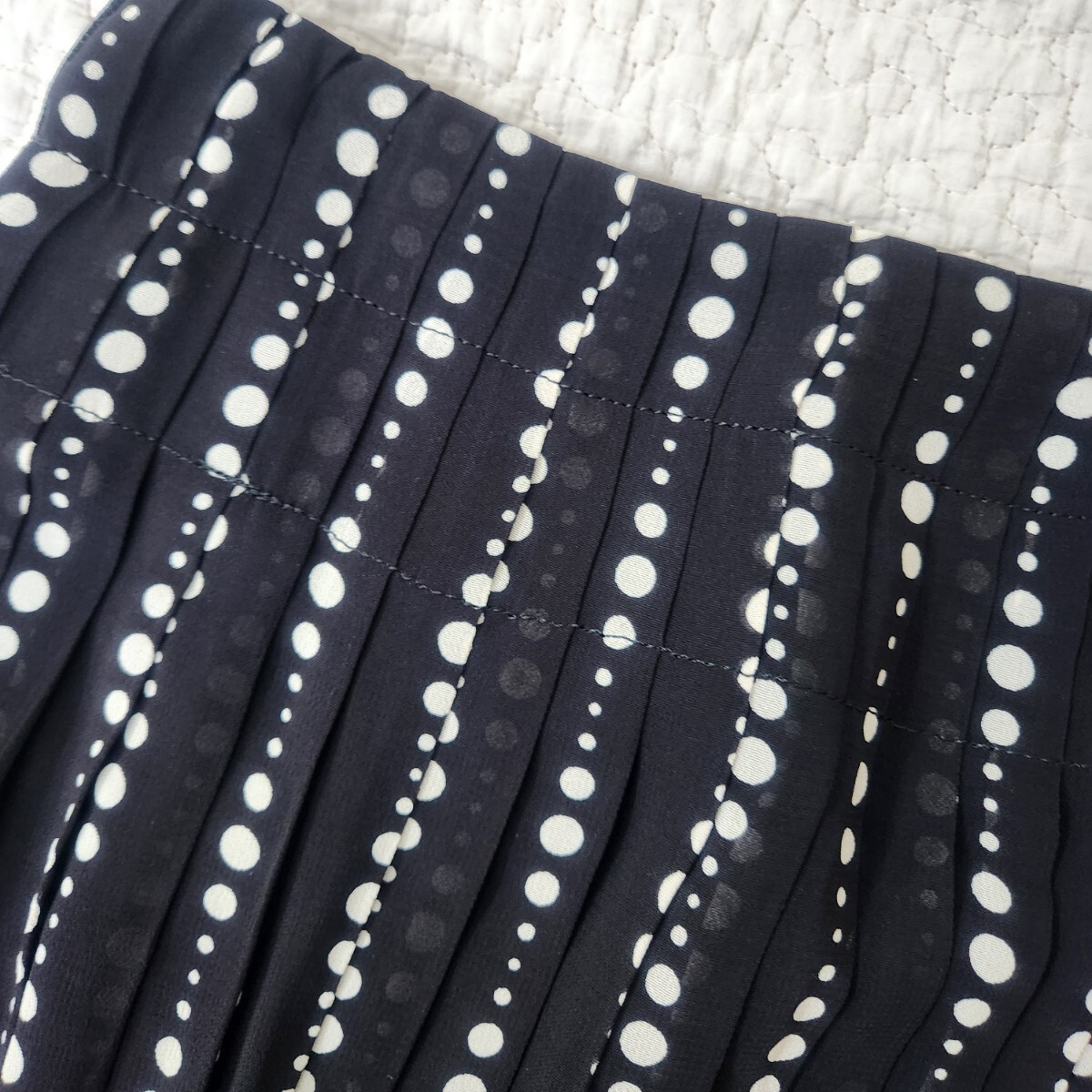 美品★ランバンコレクション LANVIN La Collection  スカート フレア プリーツ 日本製 水玉 ドット はっ水加工 ヴィンテージ_画像3