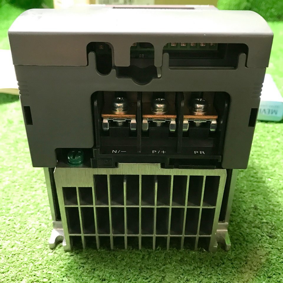 悦蒼e898 三菱 ■インバータ用オプション ブレーキユニット『FR-BU2-30K』全長約130mm 汎用インバータ 取説付き_画像3