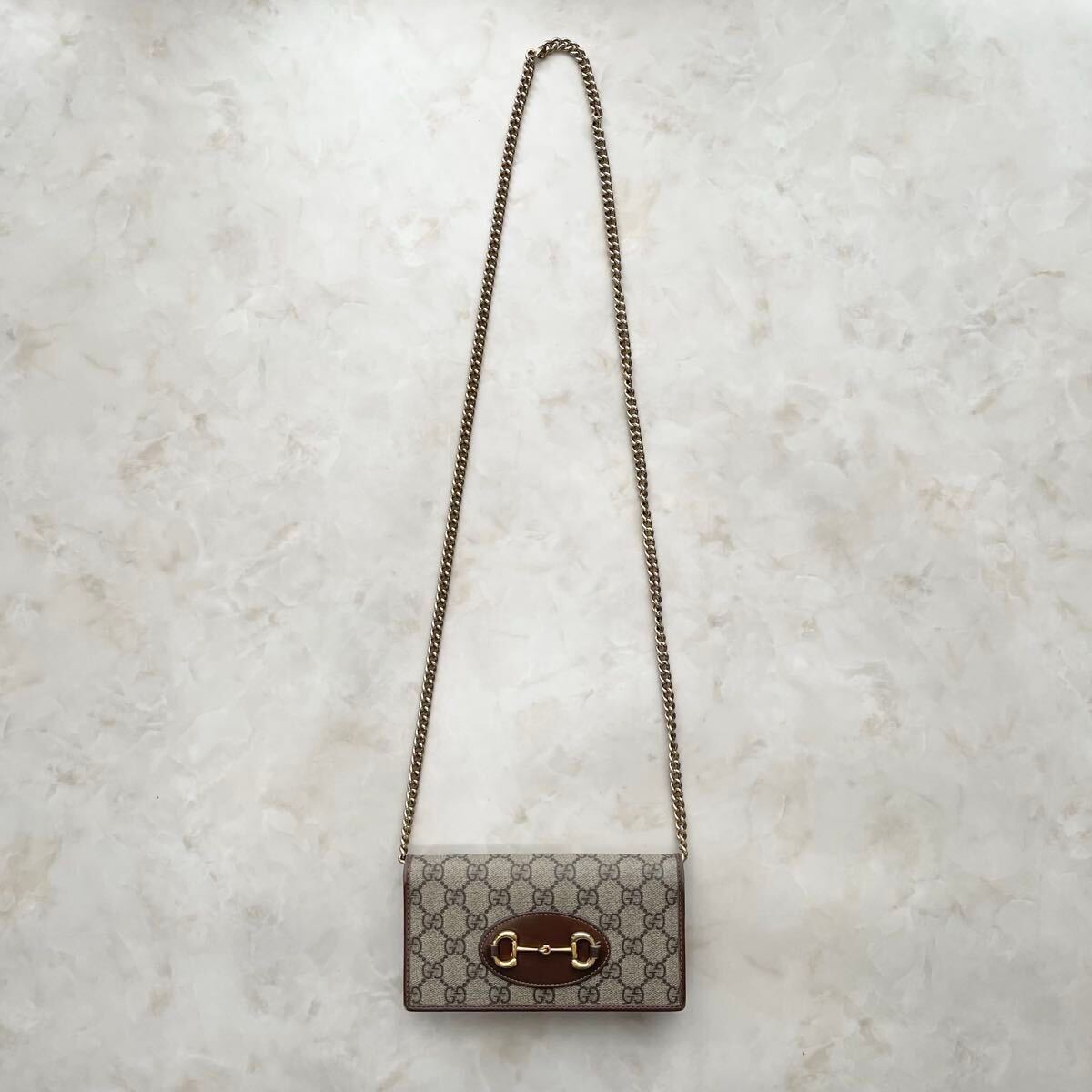 【箱付き】GUCCI グッチ チェーンウォレットバッグ ショルダー財布 ブラウン ホースビット GG柄 長財布 レザー PVC_画像2