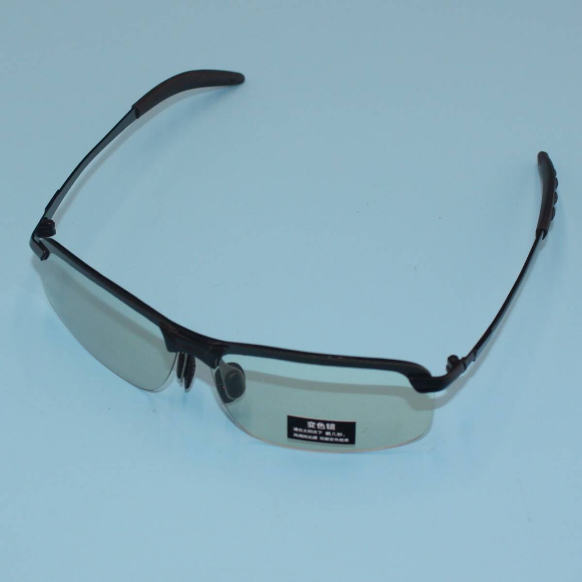 偏光 調光 サングラス レンズ変色 UVカット ドライブ 日夜運転用眼鏡 釣り スポーツ メガネ グレー めがねクロス付 昼夜兼用 紫外線反応 超_画像5