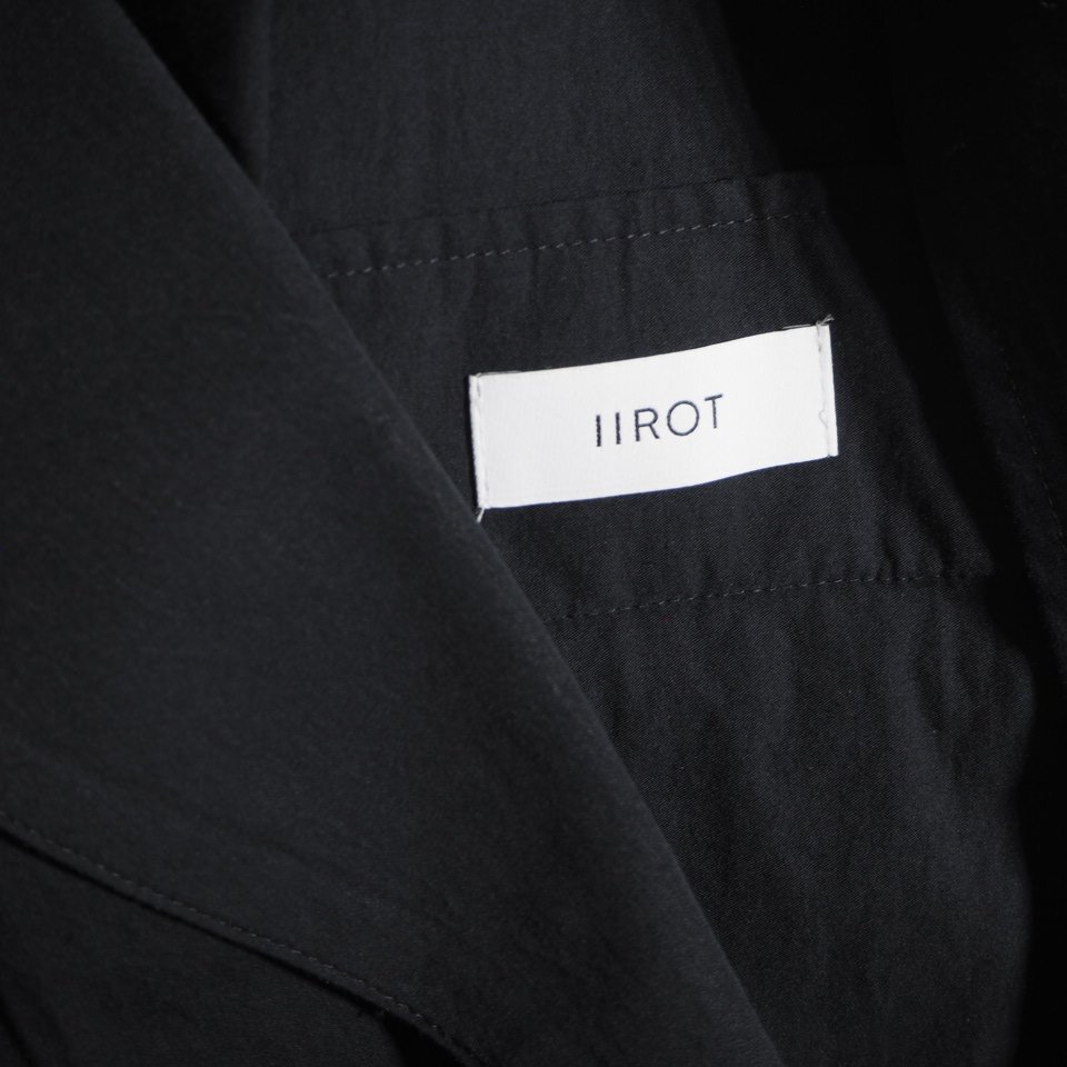 R1891f62 ▼IIROT イロット▼ BESTIECOTTON BACK CUTOUT SHIRTS コットン ノースリーブシャツ ブラック 2 026-024-WSH43 黒 春~秋_画像4