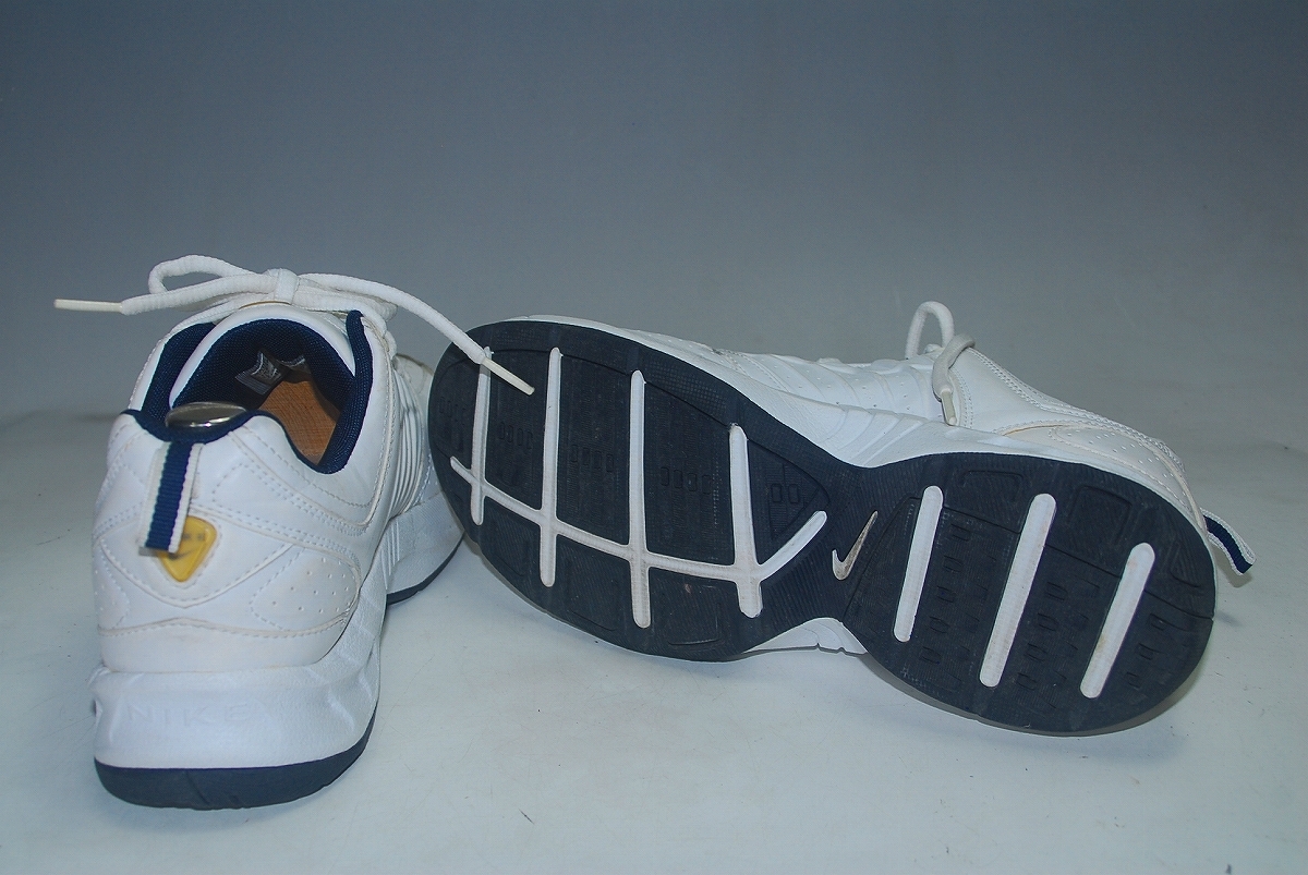 ATX2413/期間限定!最終価格!早い者勝ち!ナイキ/NIKE/白/ホワイト/25㎝/ロー/最強スニーカー!洗練されたデザイン!_画像4