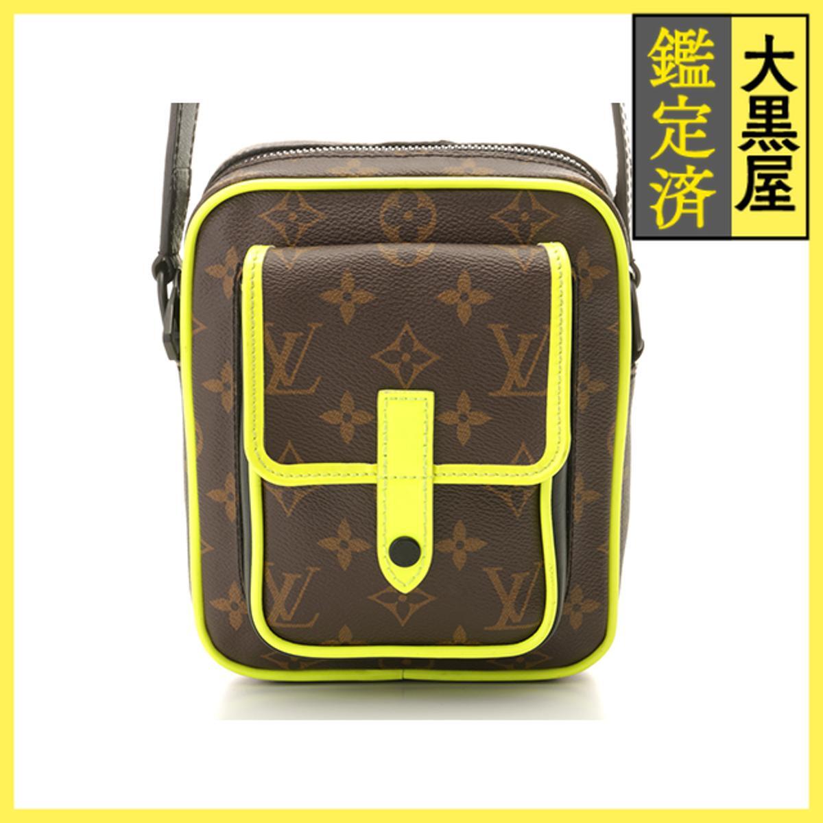 LOUIS VUITTON ルイヴィトン ショルダーバッグ クリストファー・ウエアラブルウォレット モノグラム・マカサー ネオンイエロー M80793_画像1