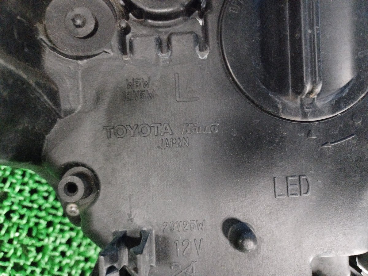 338247★ZVW30 プリウス 後期 G,s【純正/KOITO コイト 47‐49】左右 LED ヘッドライト★左右セット★点灯OK★西濃発送★個人宅不可_画像4