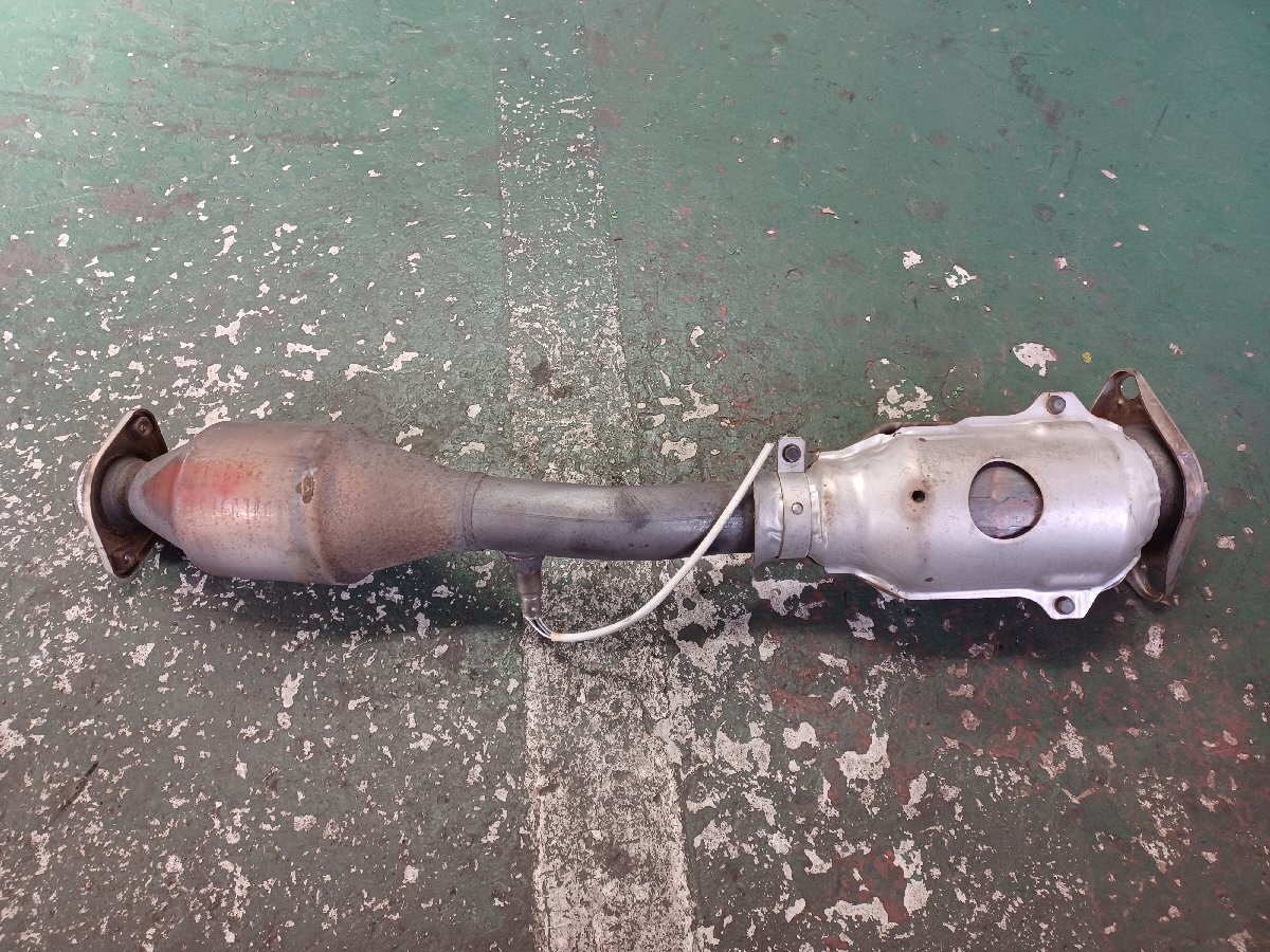 329683★Z12/キューブ【日産 純正】触媒 コンバーター キャタライザー★エキゾーストパイプ★HR15DE★9U系 9U59LP★棚落ち無し★ジャンク 329109☆YZ11⁄キューブ日産 純正触媒 コンバーター キャタライザー