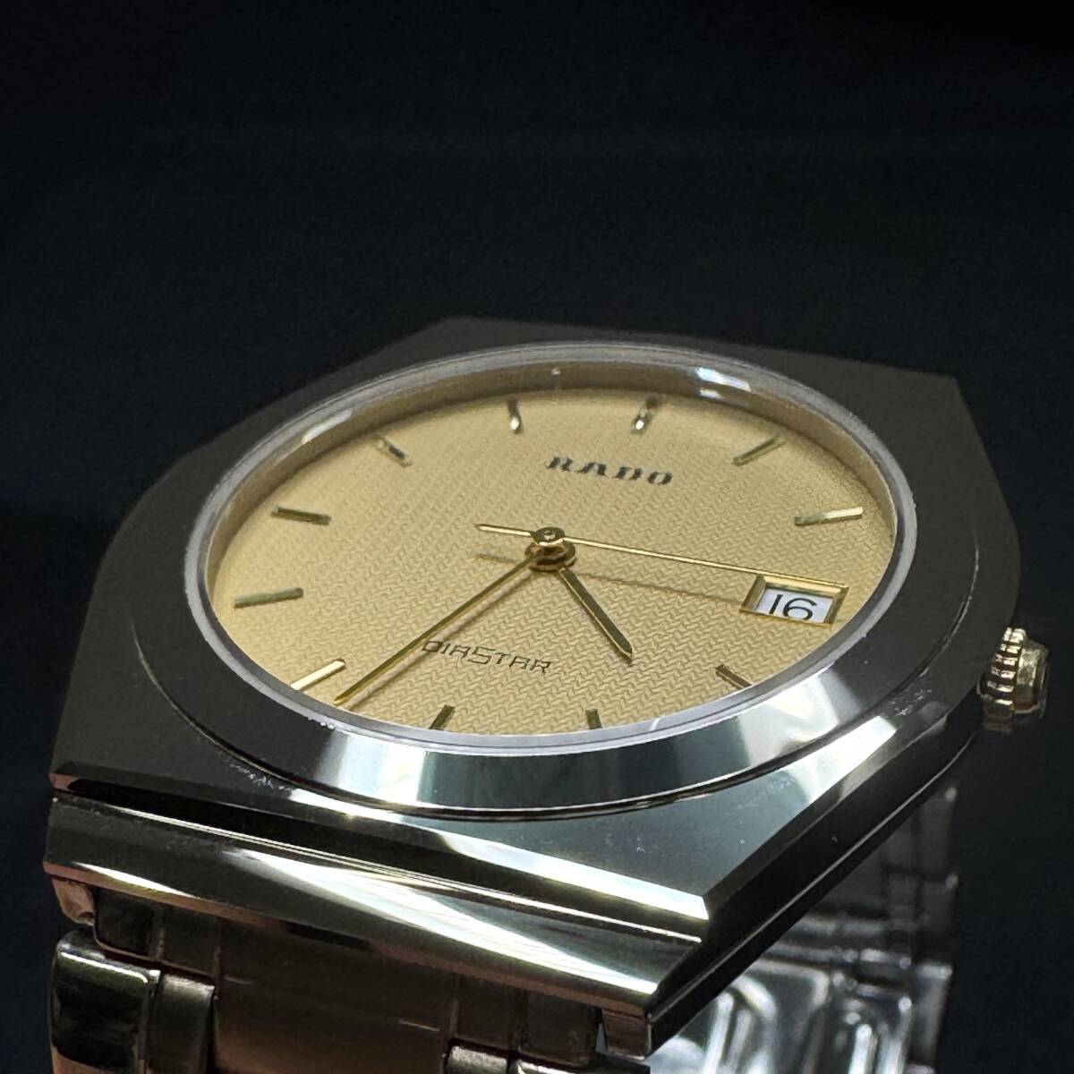 【稼働】 美品 ラドー ダイヤスター 113.9519.3 電池交換済み RADO DIASTAR クォーツ デイト ゴールド カラー メンズ 腕時計_画像4