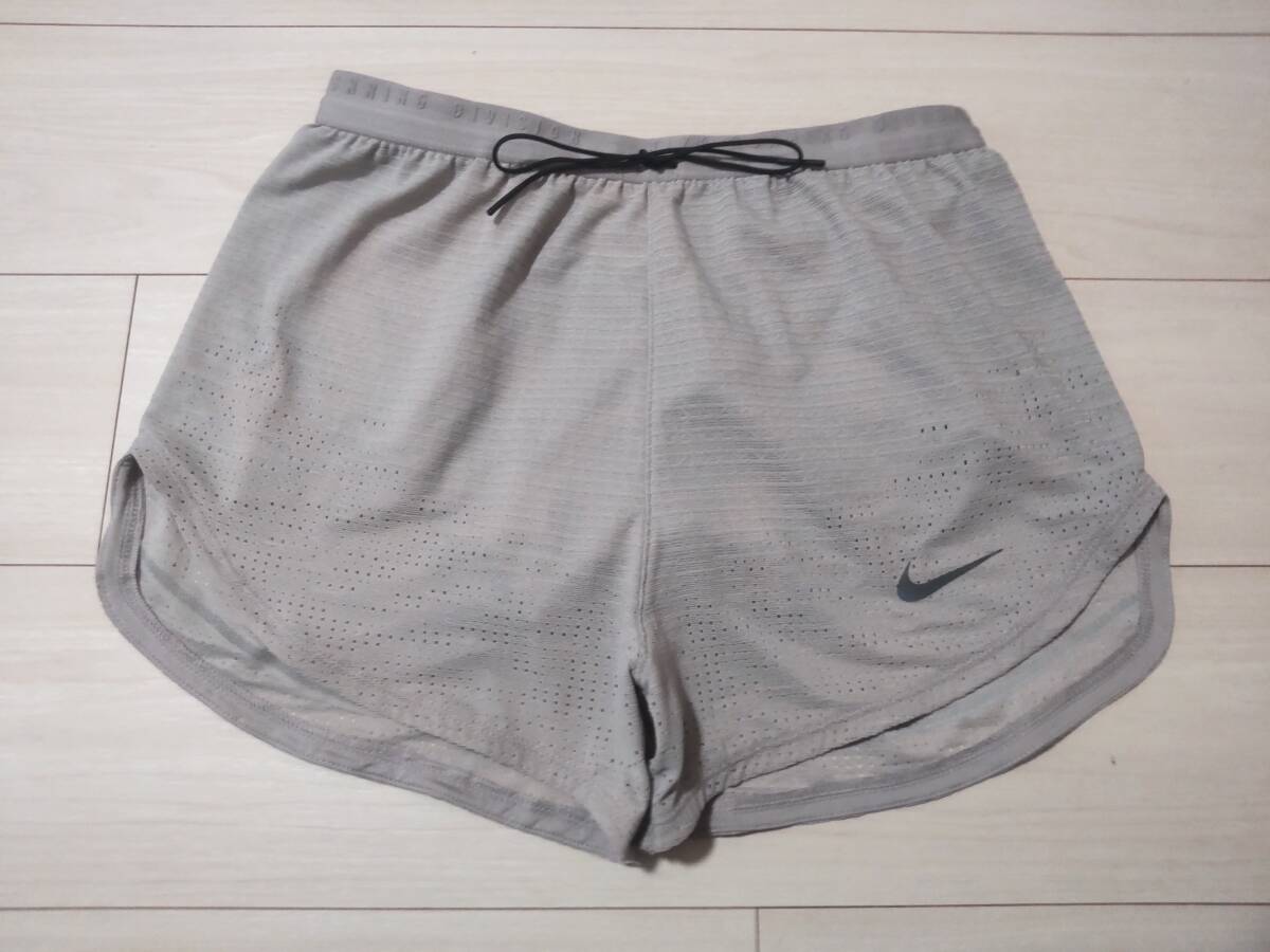 ★ナイキ　NIKE　ランニングショートパンツ　★ストレッチ地　★サポーター付　★DRI-FIT ADV使用　★グレー系　★Mサイズ　★未使用品_画像1