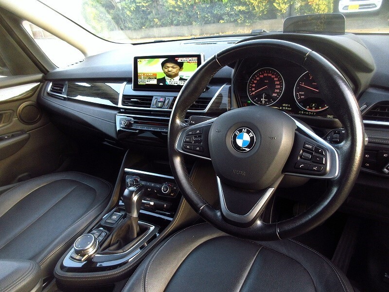 ★BMW218dグランツアラー★ラグジュアリー★黒革★7人乗★追従クルーズ★電動Rゲート★HUD★TV★禁煙★インテリS★スマートキー★検R8年9月_画像5