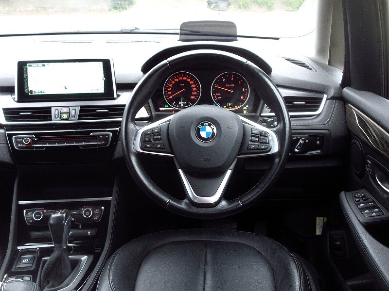 ★BMW218dグランツアラー★ラグジュアリー★黒革★7人乗★追従クルーズ★電動Rゲート★HUD★TV★禁煙★インテリS★スマートキー★検R8年9月_画像9