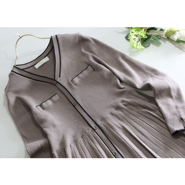 エニィシス any SIS ★大人素敵♪配色バイカラープリーツニットロング丈ワンピース_画像2