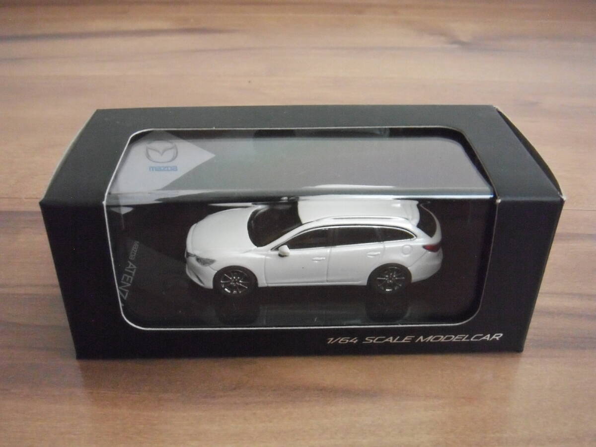 マツダ アテンザ ワゴン ミニカー 白 ホワイト スノーフレイクホワイトパールマイカ 1/64 MAZDA ATENZA WAGON 2015_画像1