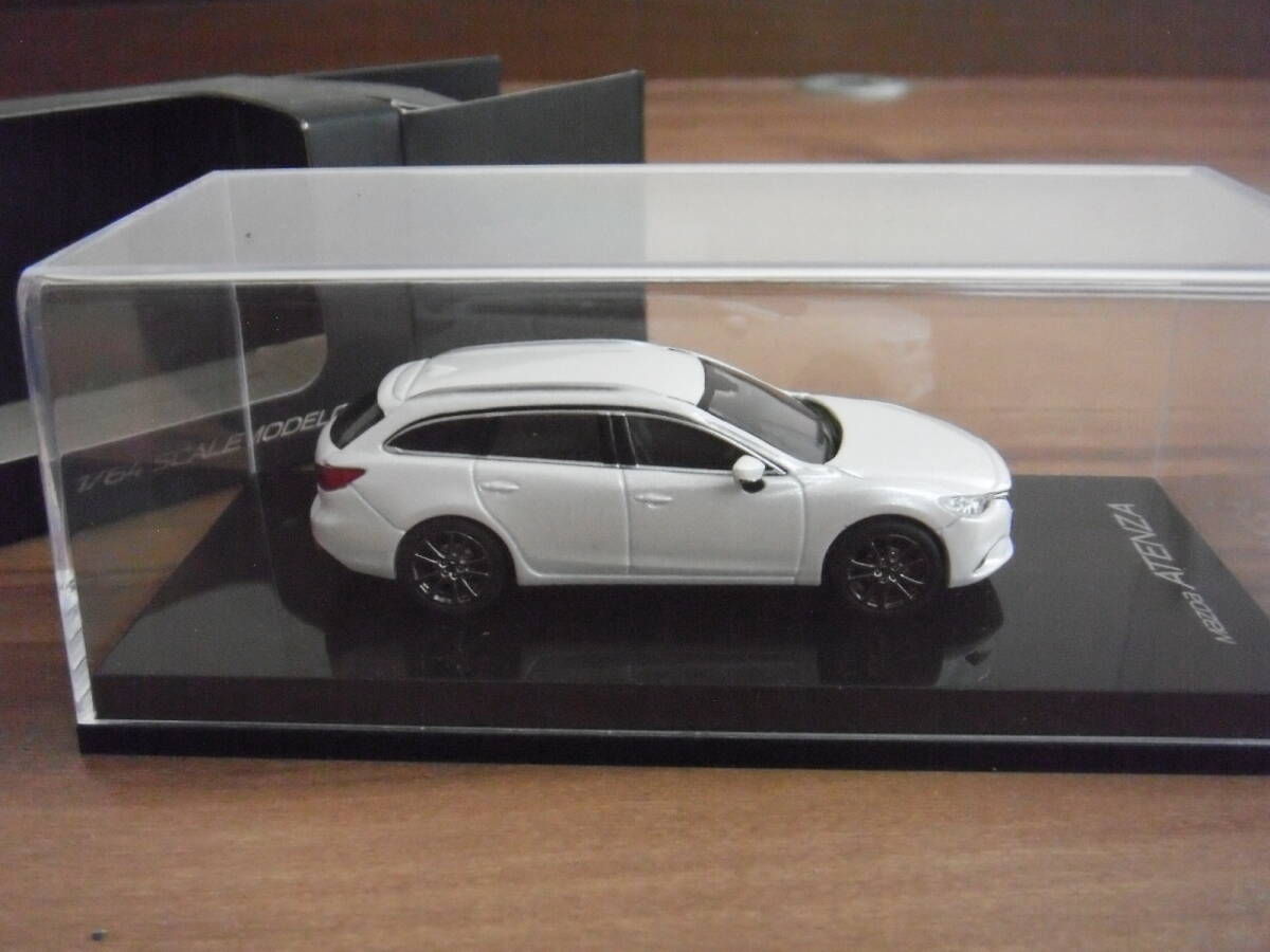 マツダ アテンザ ワゴン ミニカー 白 ホワイト スノーフレイクホワイトパールマイカ 1/64 MAZDA ATENZA WAGON 2015_画像5
