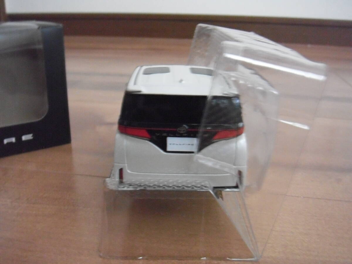 トヨタ ヴェルファイア ミニカー 白 ホワイト TOYOTA VELLFIRE_画像4