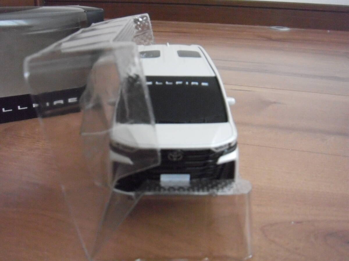 トヨタ ヴェルファイア ミニカー 白 ホワイト TOYOTA VELLFIRE_画像6