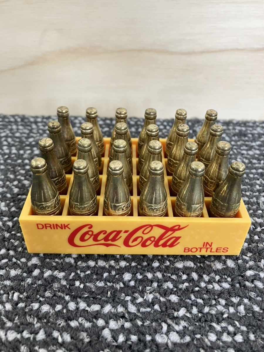 アメリカンビンテージ雑貨11点セット レトロ雑貨 コカコーラ マリリンモンロー バッヂ ボトルオープナー ミニチュアボトル他 IK1005-18xx61_画像5