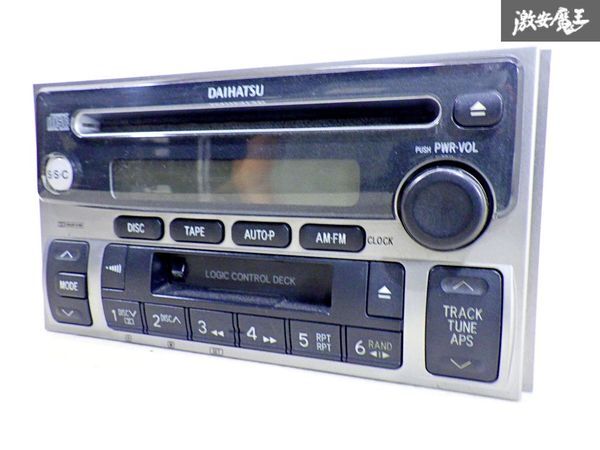 [ электризация OK] Daihatsu оригинальный CD плеер кассетная дека FM AM 86180-97211 немедленная уплата полки 26A