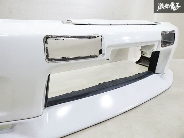 【希少】日産純正 BCNR33 スカイライン GT-R GTR 前期 フロント バンパー バンパー 社外 FRP製 リップスポイラー付 白 62022 24U10 棚31E1_画像3